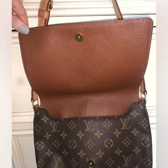 EUC authentic LOUIS VUITTON 
shoulder handbag🤎✨w/ dust bag ⚡️FLASH SALE! - Picture 7 of 15